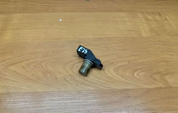 BMW 5 E39 Camshaft position sensor 7794646