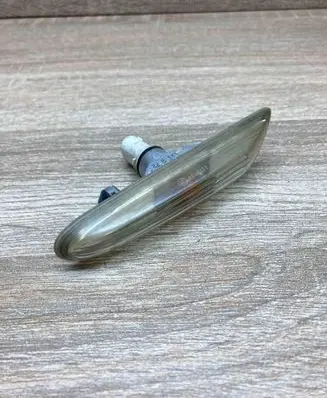 BMW 5 E60 E61 Front fender indicator light 7165742