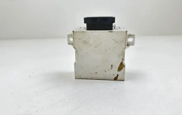 Toyota Avensis T220 Window wiper relay 150696