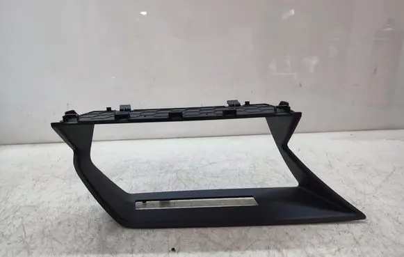 Mercedes-Benz GLK (X204) Radio/GPS head unit trim A2046801989