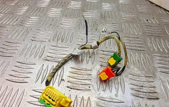 Audi A4 S4 B8 8K Airbag squib ring wiring 8K0971589