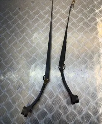 Subaru Legacy Front wiper blade arm