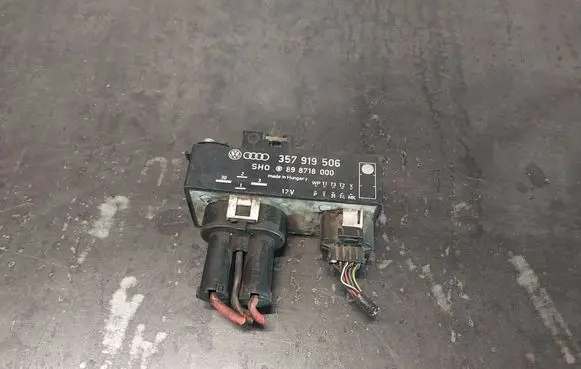 Volkswagen Sharan Coolant fan relay 357919506 898718000