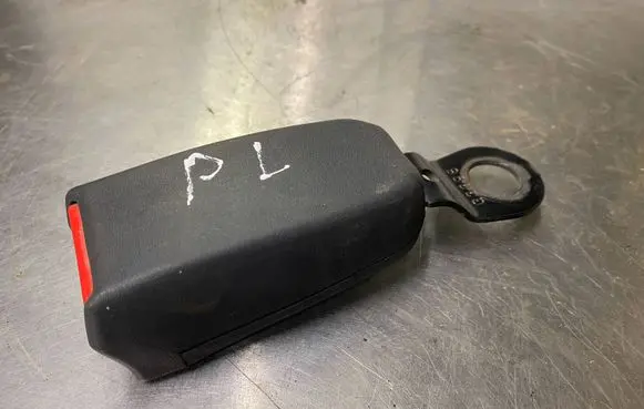 Honda HR-V Front seatbelt buckle