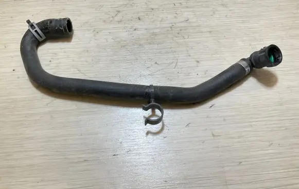 Volvo XC40 Engine coolant pipe/hose 32224232 88809582
