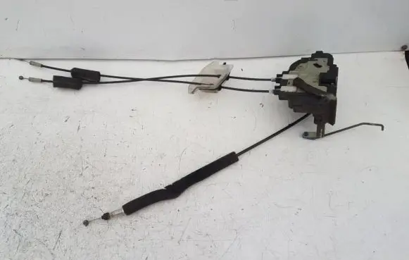 Nissan Murano Z50 Front door lock 