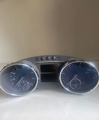 Mercedes-Benz R W251 Speedometer (instrument cluster) A2515408247 A2515403411 A2514420321
