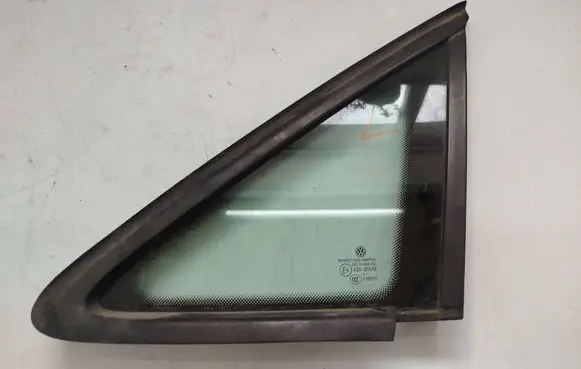 Volkswagen Touran I Front triangle window/glass 1T0845411A