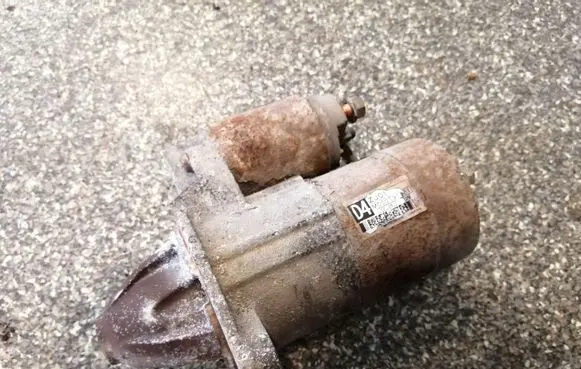 Mazda 3 I Starter motor M000T91381