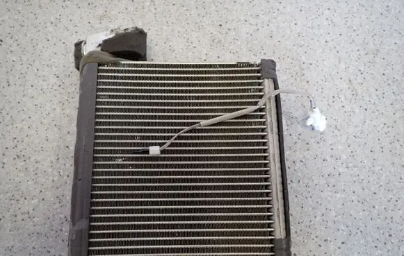 Air conditioning (A/C) radiator (interior)