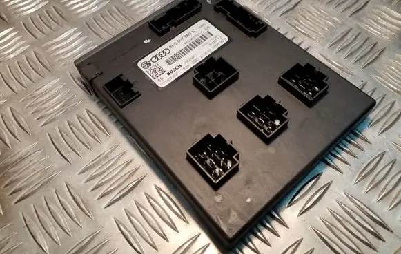 Audi A4 S4 B8 8K Comfort/convenience module 8K0907063K