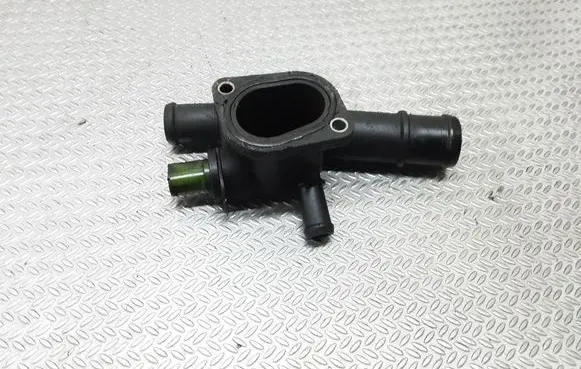 Audi A2 Engine coolant pipe/hose 038121133
