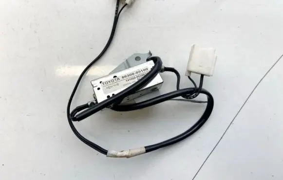 Toyota Avensis T250 Antenna control unit 8630005100 86300-05100