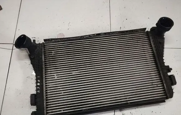 Volkswagen Golf V Intercooler radiator