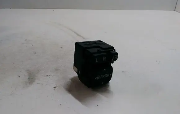 Toyota Avensis T250 Wing mirror switch 183575