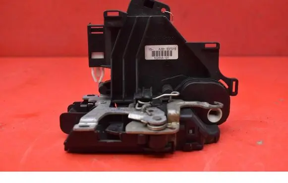Seat Cordoba (6L) Front door lock 3B1837015