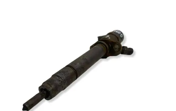Volvo XC70 Fuel injector 8658352