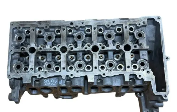 BMW 3 F30 F35 F31 Engine head 7810465 6808802