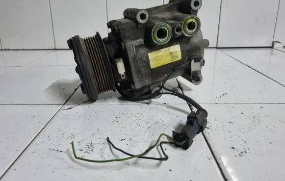Ford Focus Air conditioning (A/C) compressor (pump) YS4H19D629AB