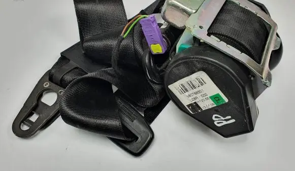 Audi A6 S6 C6 4F Front seatbelt 4F0857706