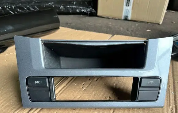 BMW 5 E60 E61 Glove box central console 9139391
