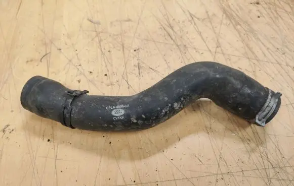 Land Rover Range Rover Sport L494 Engine coolant pipe/hose CPLA8584CA