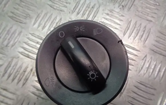 Volkswagen Polo IV 9N3 Light switch 6Q0941531B