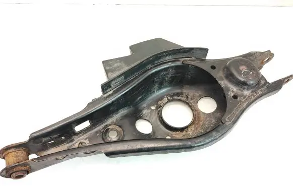 Toyota RAV 4 (XA40) Coil spring/strut mount 4875742021