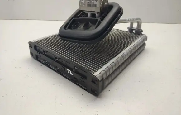 Mercedes-Benz A W176 Air conditioning (A/C) radiator (interior) A2468300084 CZ116577139 CZ4475003841