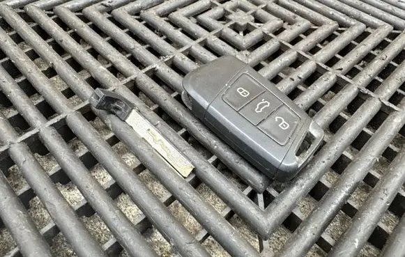 Volkswagen PASSAT B8 Ignition key/card