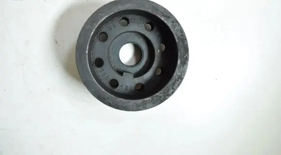 Audi A6 S6 C5 4B Crankshaft pulley 059105263A