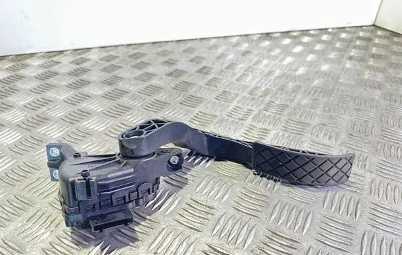 Audi A4 S4 B7 8E 8H Accelerator throttle pedal 8E1721523C