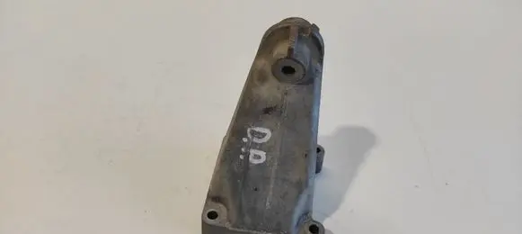 Mercedes-Benz C W203 Engine mounting bracket A2712230804