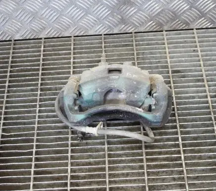 Mitsubishi L200 Front brake caliper