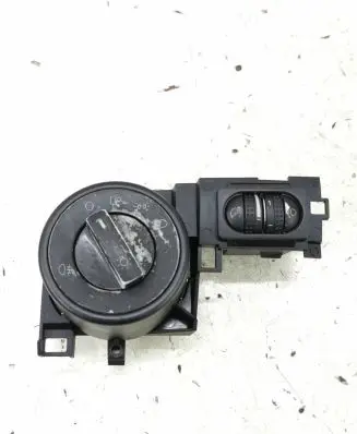 Volkswagen Touareg I Light switch