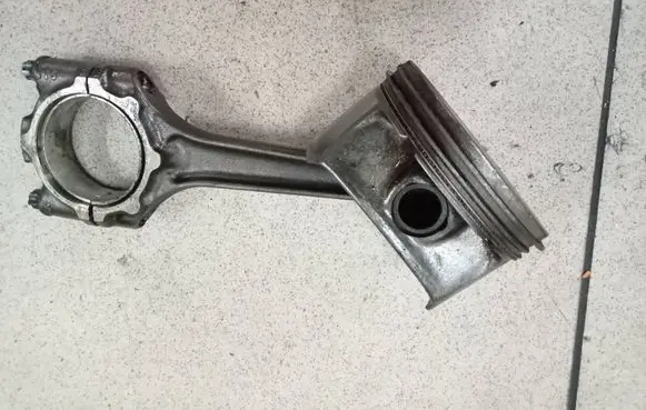 Opel Astra H Piston with connecting rod 16XEP
