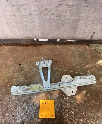 Renault Thalia I Rear door manual window regulator 7700434697