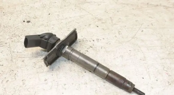 Audi A6 S6 C6 4F Fuel injector 059130277AJ