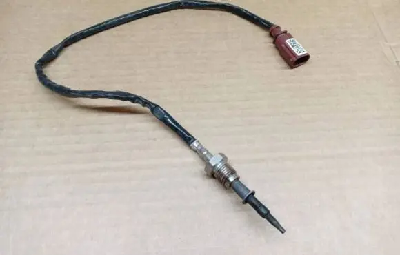 Audi A4 S4 B9 Oil temperature sensor 8W0906088B