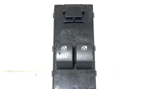KIA Ceed Electric window control switch 93570-1H020