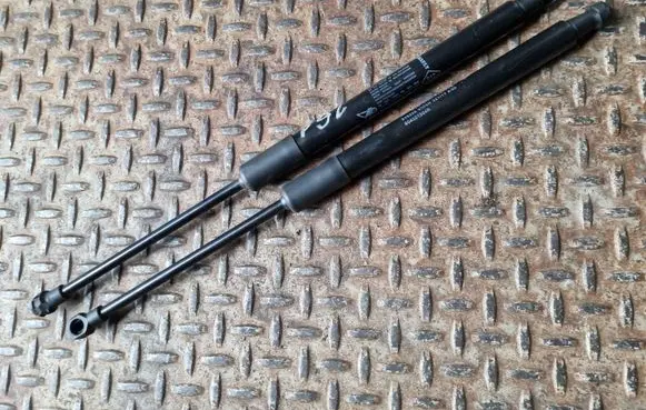 Dacia Duster Tailgate/trunk strut/damper 904521364R