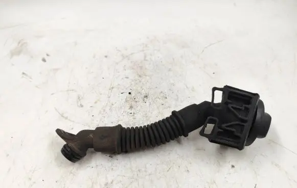 Mercedes-Benz A W169 Oil fill pipe A6400100369