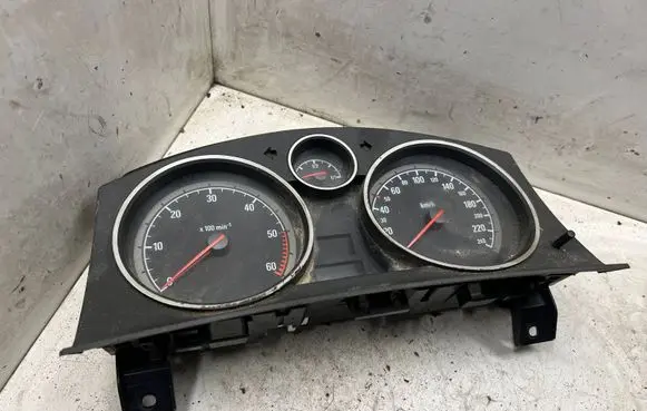 Opel Zafira B Speedometer (instrument cluster) A2C53024902