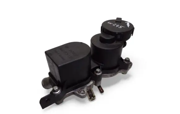 Mercedes-Benz B W245 Oil breather separator A6400101062