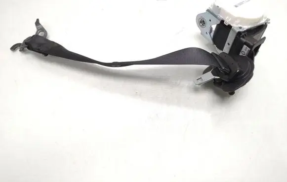 BMW 1 E81 E87 Front seatbelt 33059849 7130277 9117228