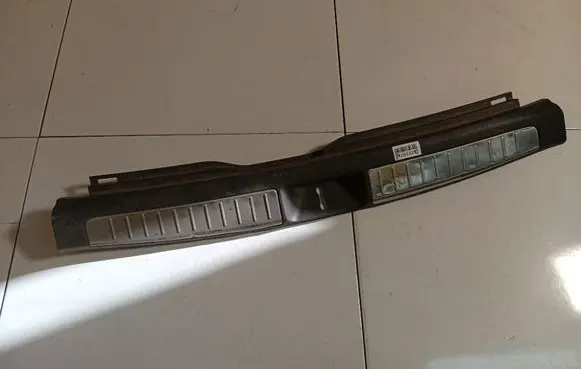 Toyota Avensis T250 Other trunk/boot trim element 5838705090
