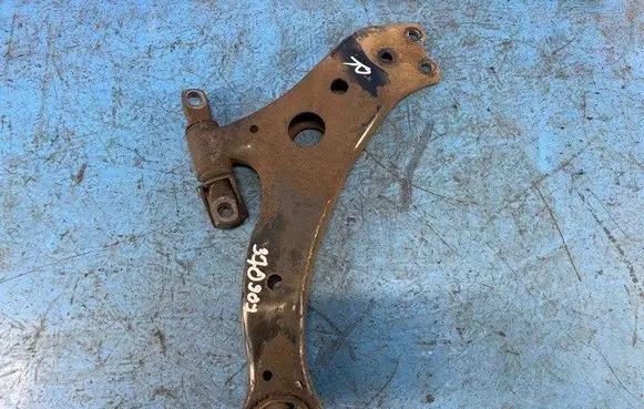 Toyota Camry Front lower control arm/wishbone 4806806150