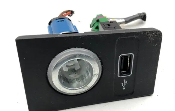Skoda Kodiaq USB socket connector 5Q0035726E