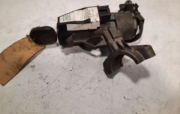 Toyota Yaris Ignition lock 450200D01