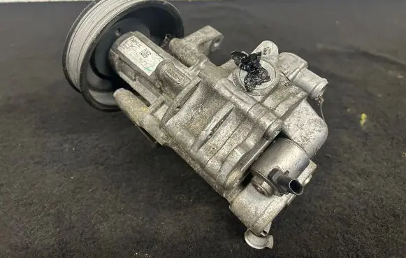 BMW X6 E71 Power steering pump 679646403 5002447